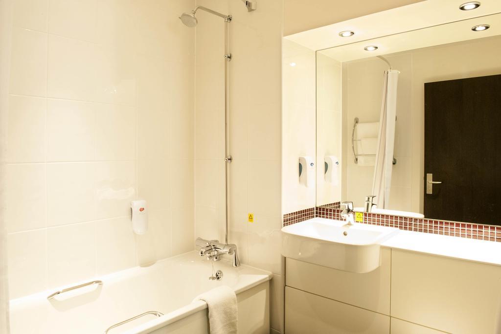 Premier Inn Aberdeen Airport - Dyce Bilik gambar